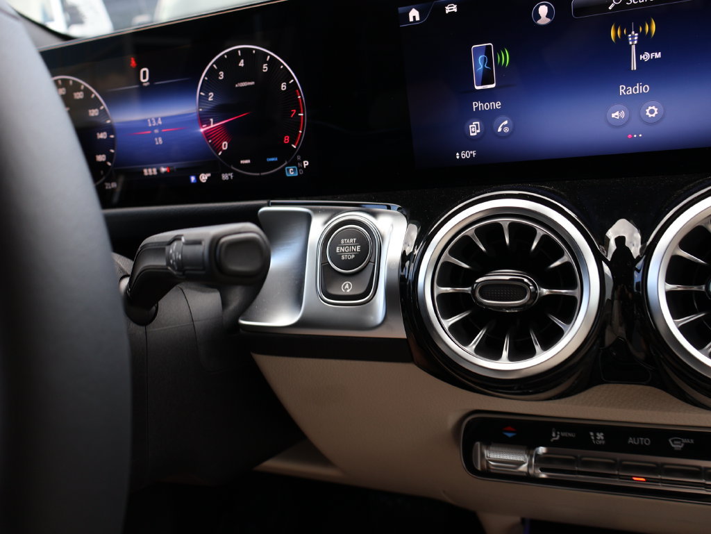 New 2026 Mercedes-Benz GLB 250 4MATIC image 28