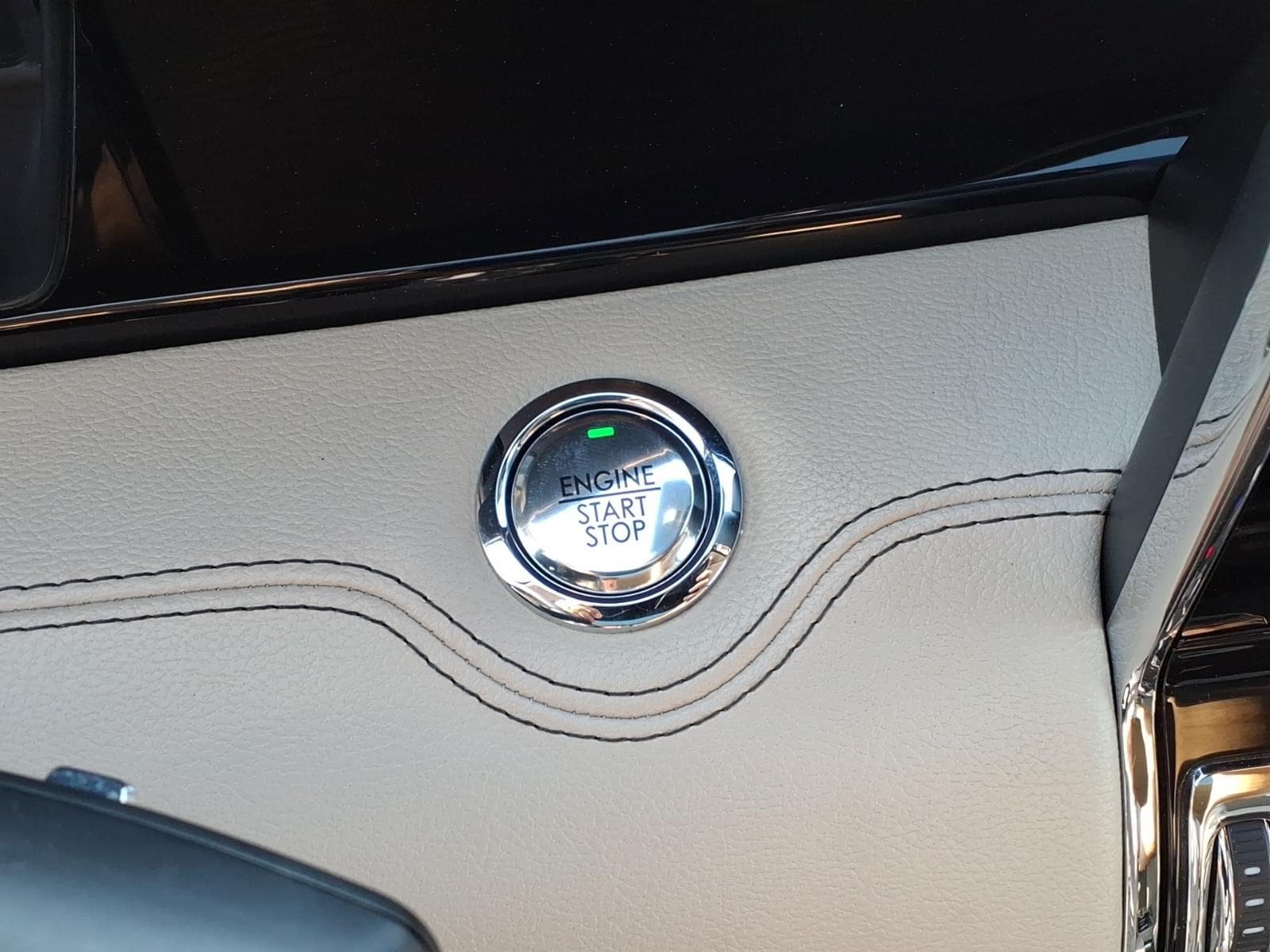 Used 2019 Lincoln Navigator Reserve AWD/4WD image 23