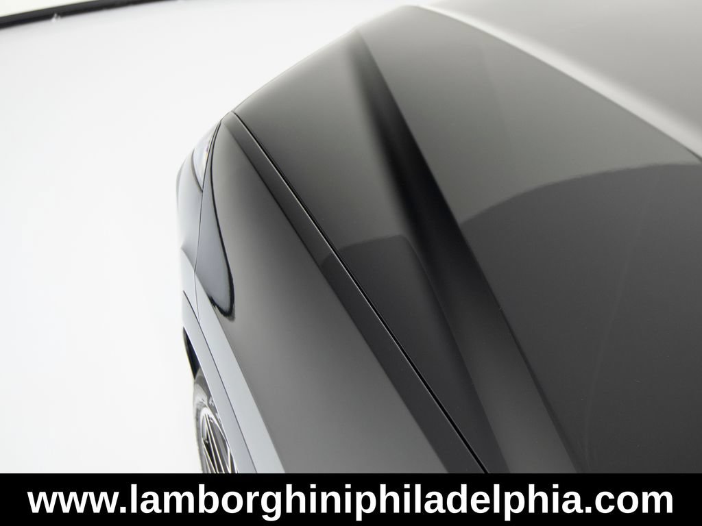 Used 2025 Lamborghini Urus SE AWD/4WD image 45