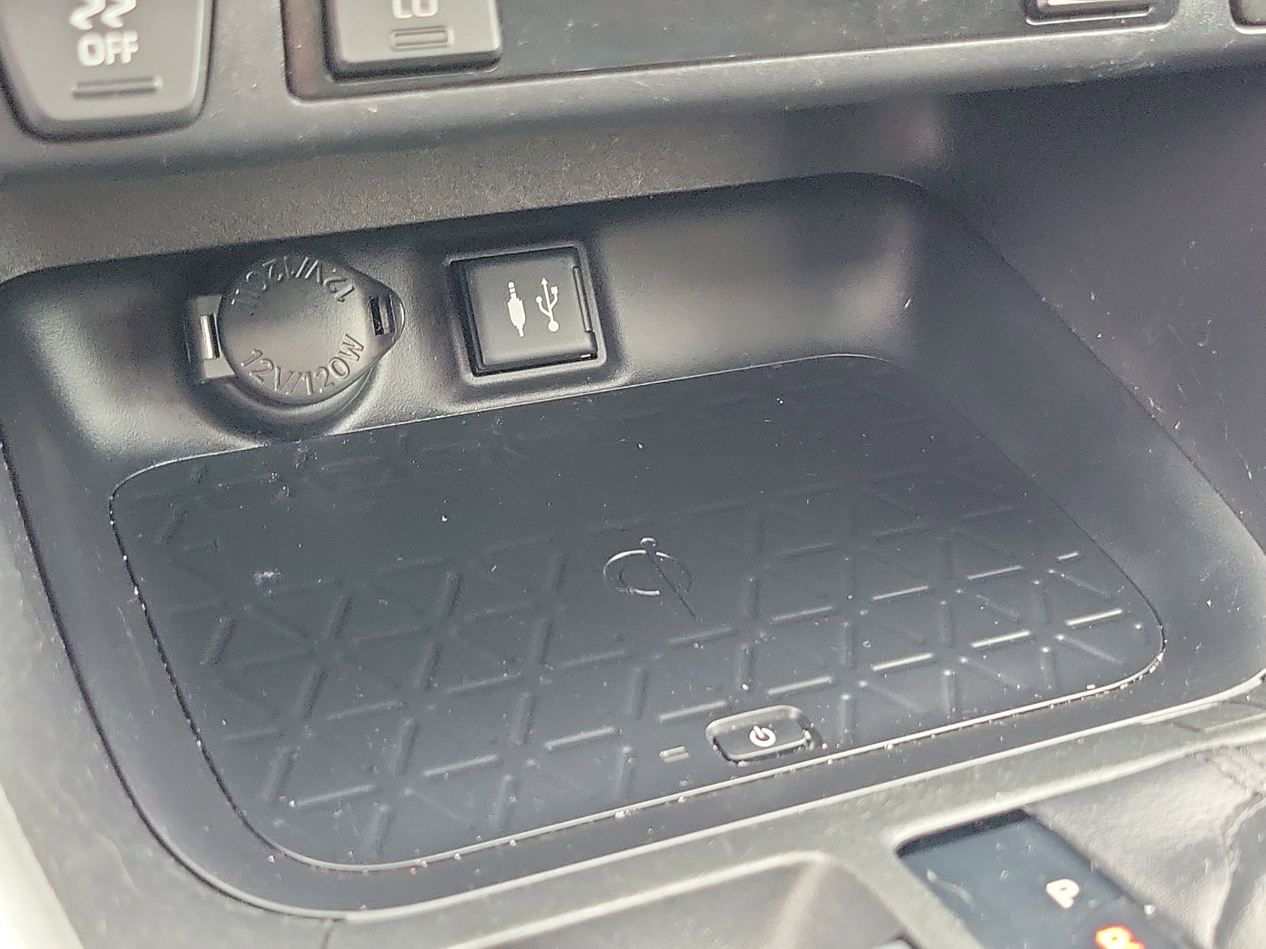 Certified 2019 Toyota RAV4 XLE Premium AWD/4WD image 30