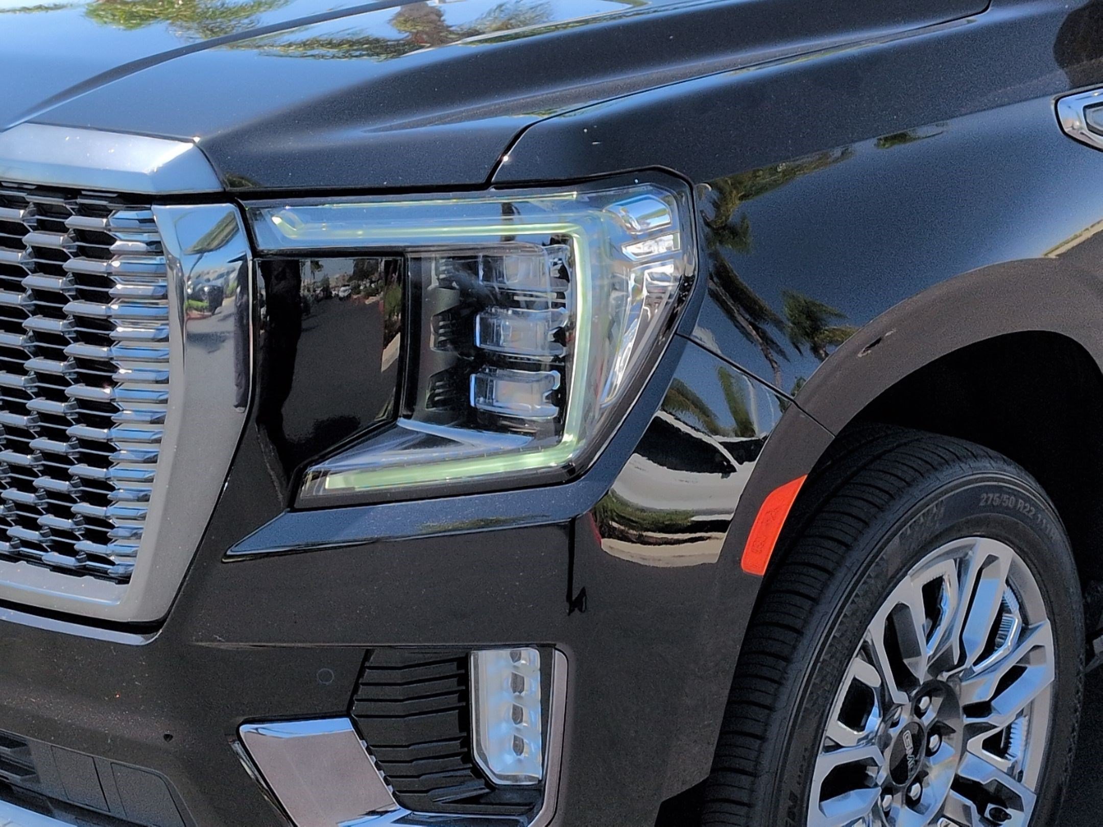 Used 2024 GMC Yukon Denali Ultimate AWD/4WD image 6