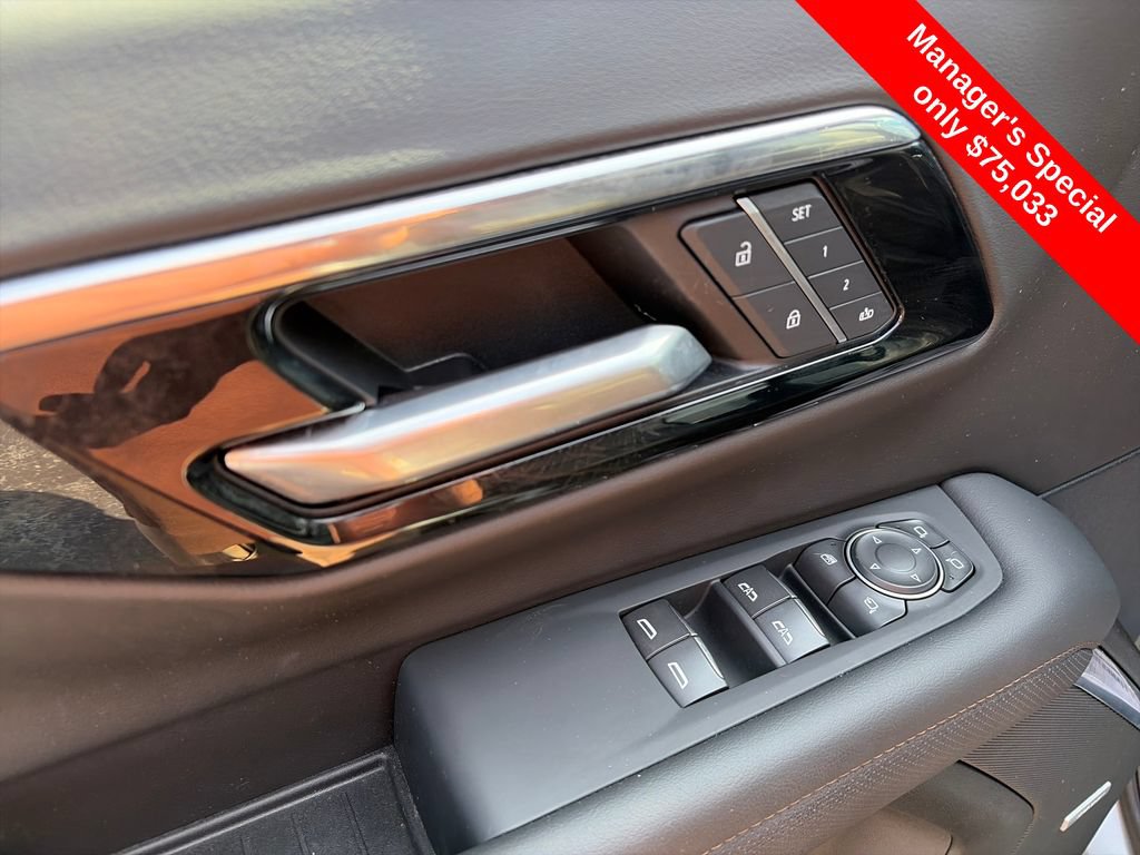 Used 2025 Chevrolet Tahoe High Country AWD/4WD image 19