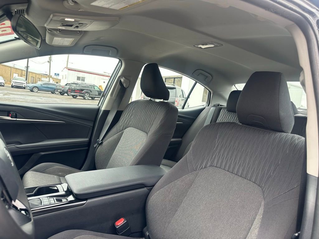 Used 2025 Toyota Camry LE FWD image 25