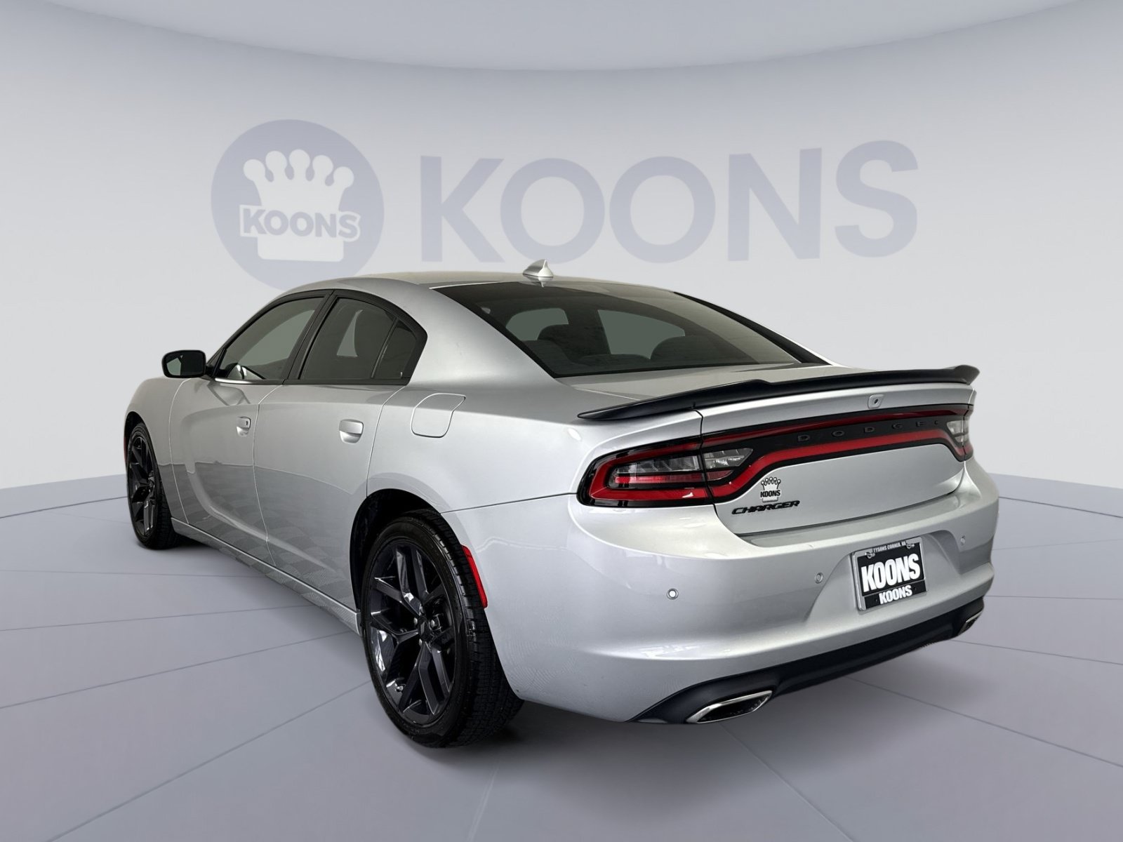 Used 2023 Dodge Charger SXT w/ Blacktop Package RWD image 4