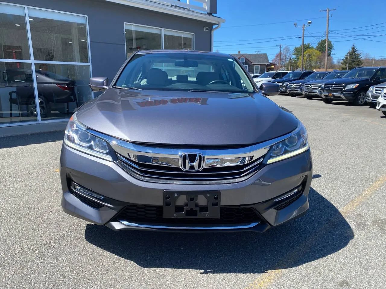 Used 2017 Honda Accord EX-L image 2