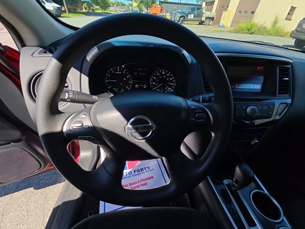 Used 2015 Nissan Pathfinder S FWD image 13