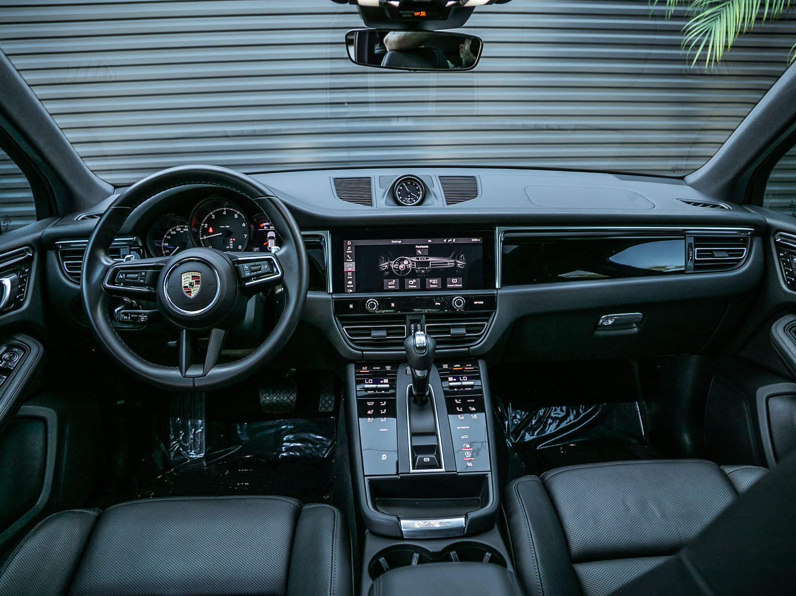 Certified 2023 Porsche Macan AWD/4WD image 12