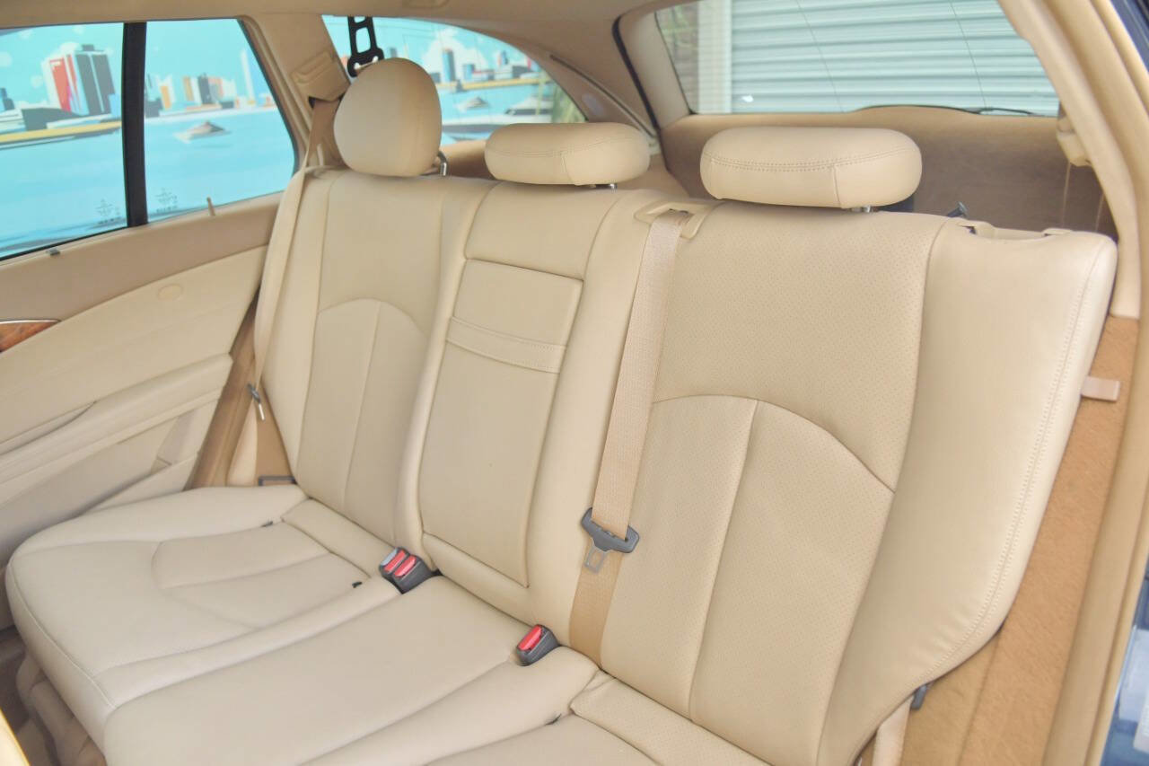 Used 2009 Mercedes-Benz E 350 4MATIC Wagon image 15