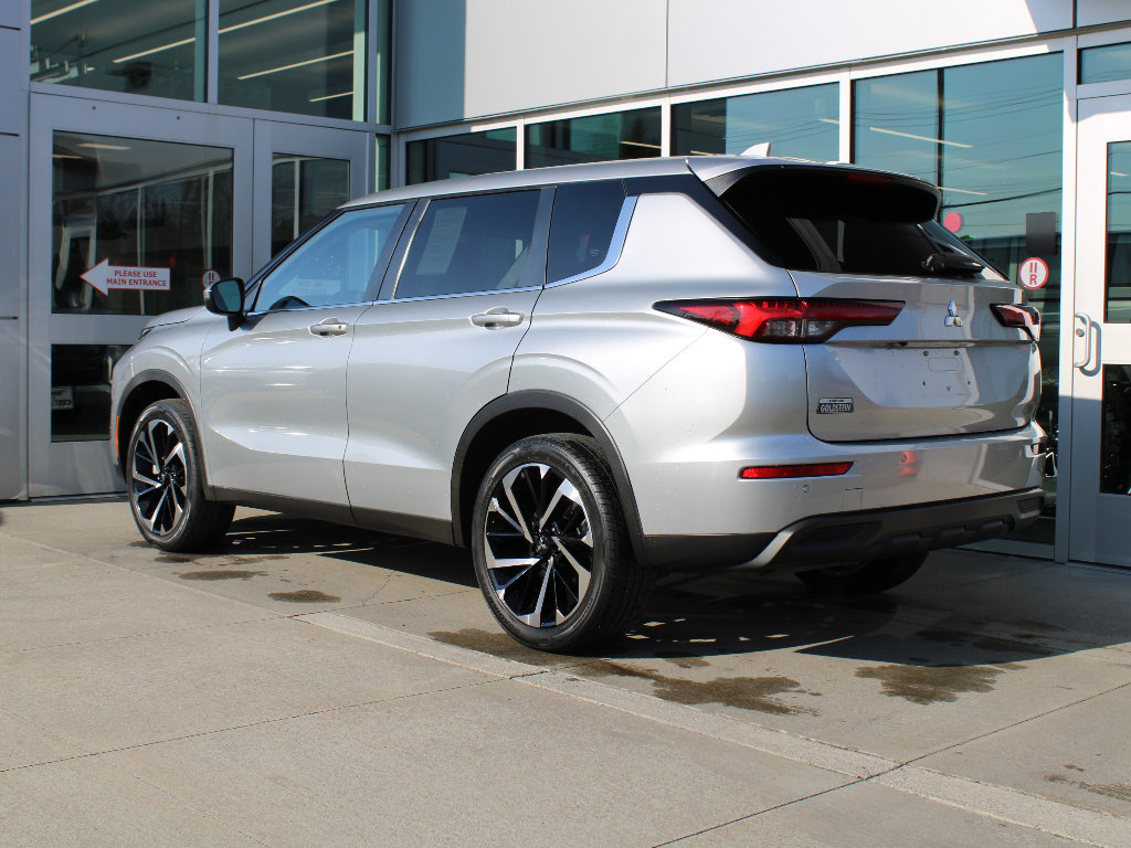 Used 2022 Mitsubishi Outlander ES image 4