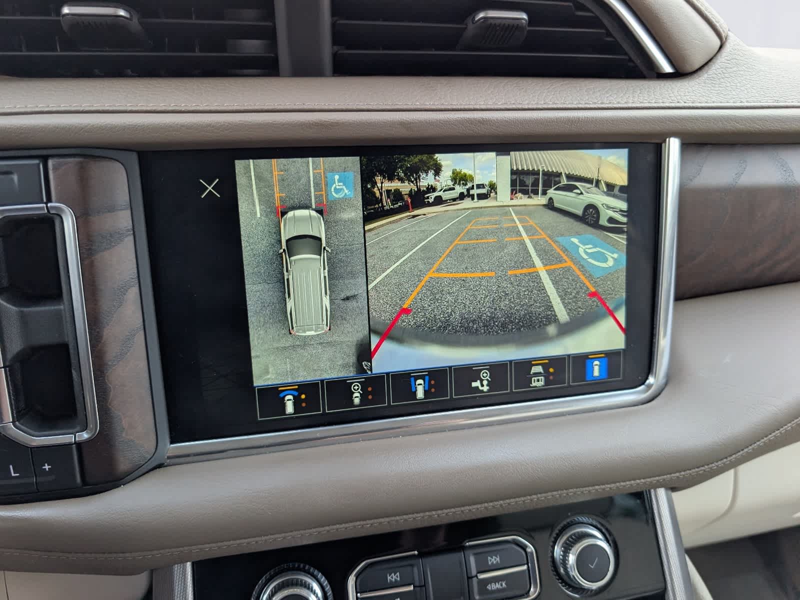 Certified 2022 GMC Yukon Denali AWD/4WD image 33
