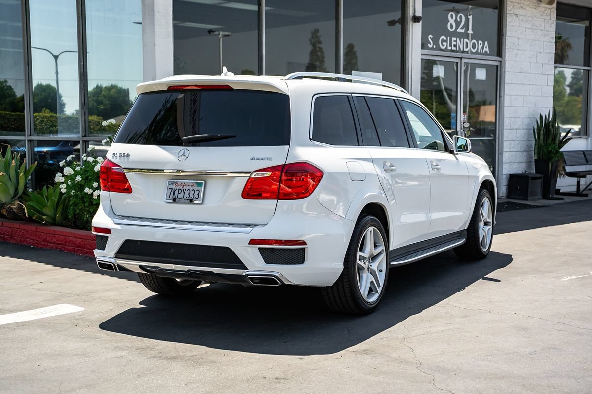 Used 2015 Mercedes-Benz GL 550 4MATIC image 4