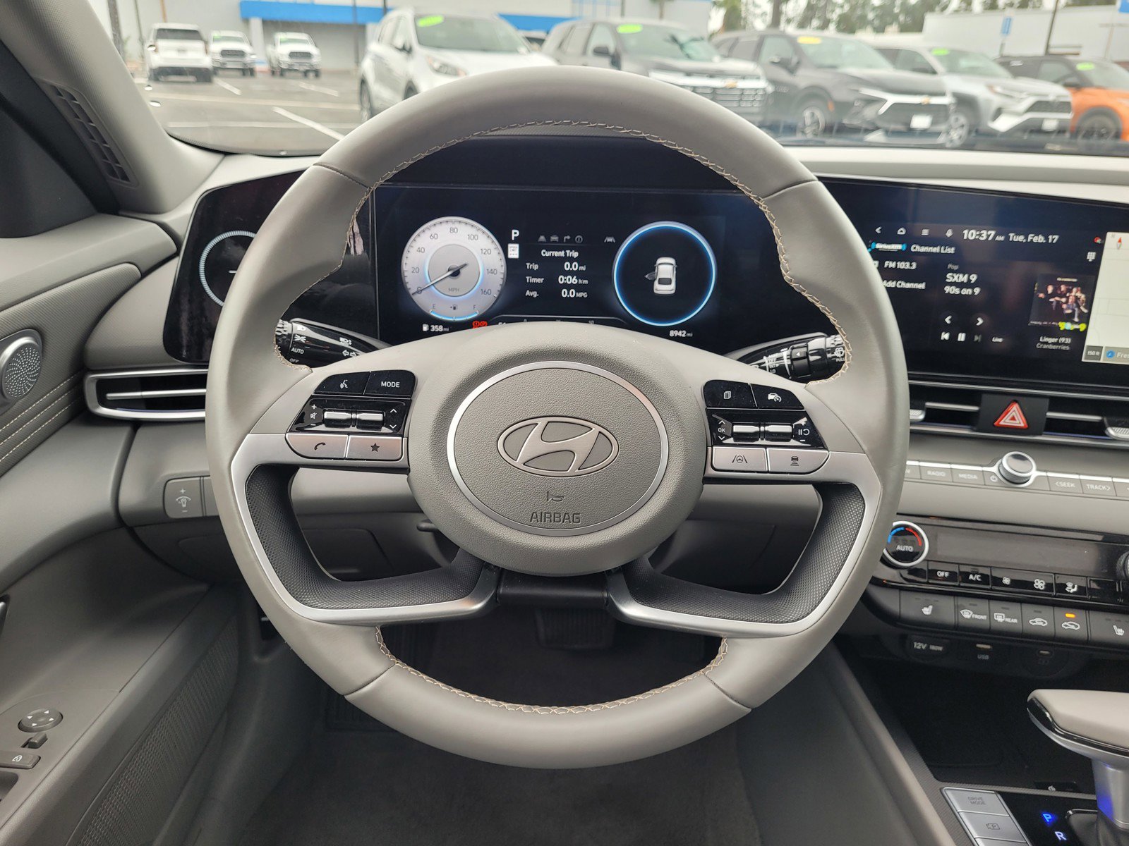 Used 2025 Hyundai Elantra SEL image 16