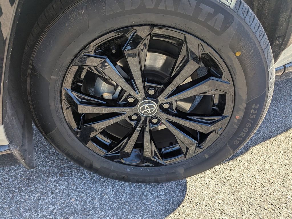 Used 2022 Toyota RAV4 SE image 29