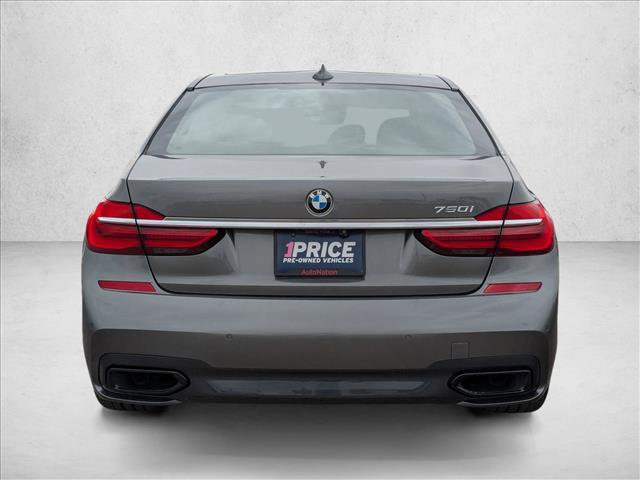 Used 2018 BMW 750i image 7