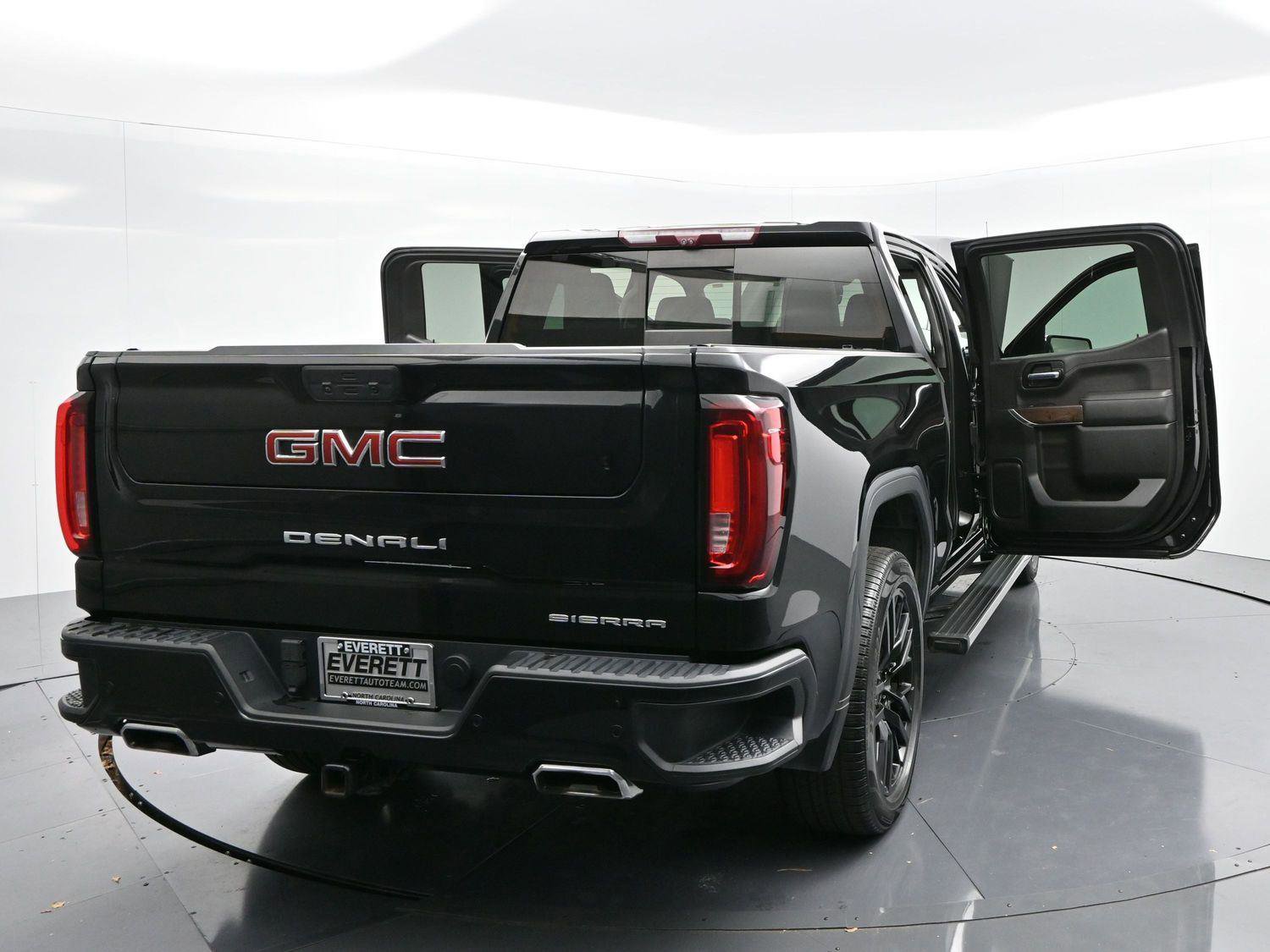 Used 2022 GMC Sierra 1500 Denali w/ Denali Reserve Package image 44