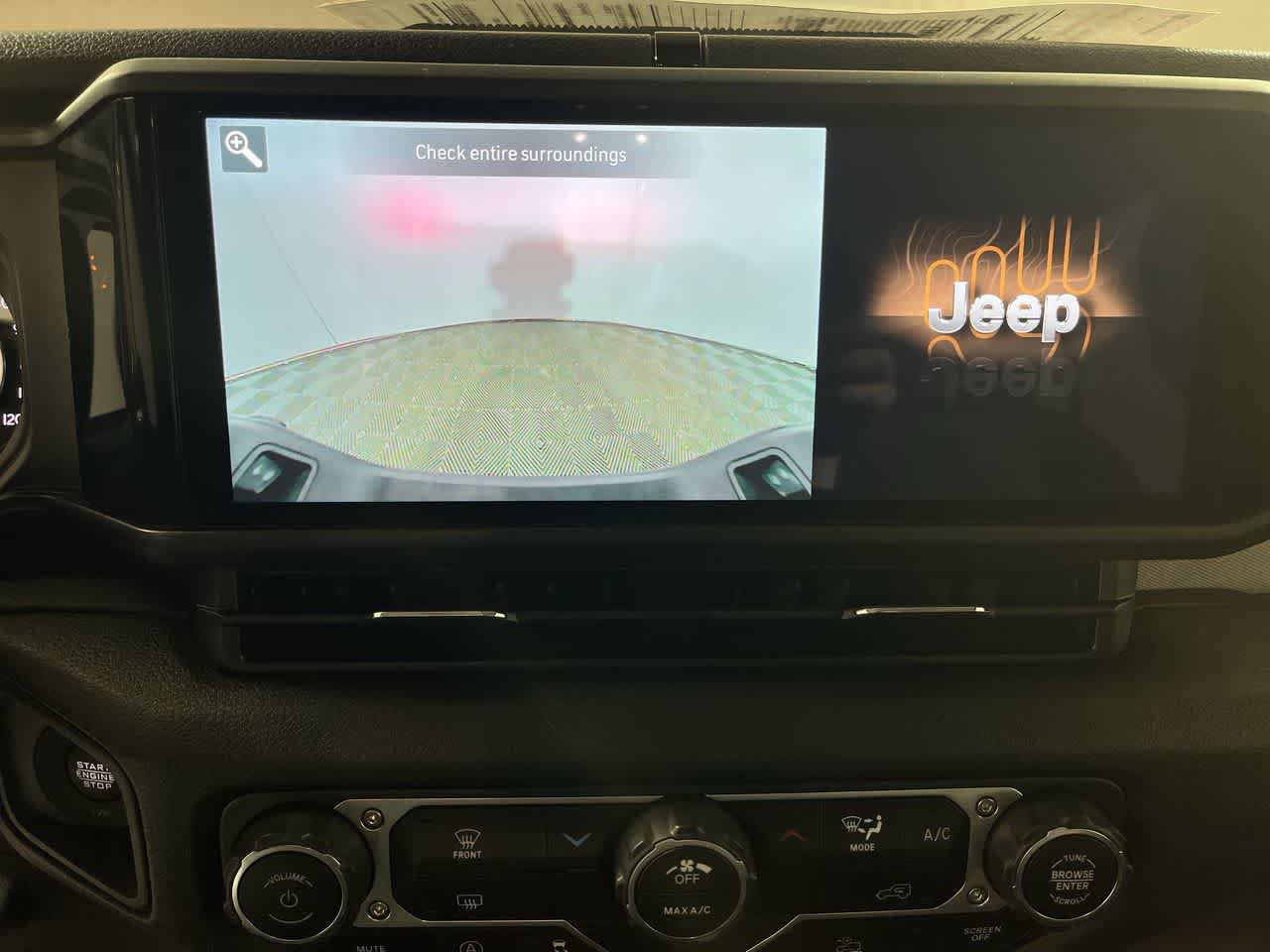 Used 2025 Jeep Gladiator Sport AWD/4WD image 19