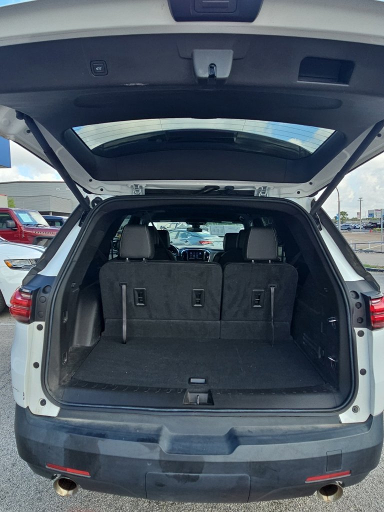 Used 2023 Chevrolet Traverse LT FWD image 24