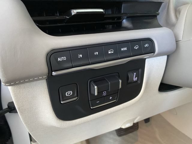 Used 2021 Cadillac Escalade Sport Platinum AWD/4WD image 17