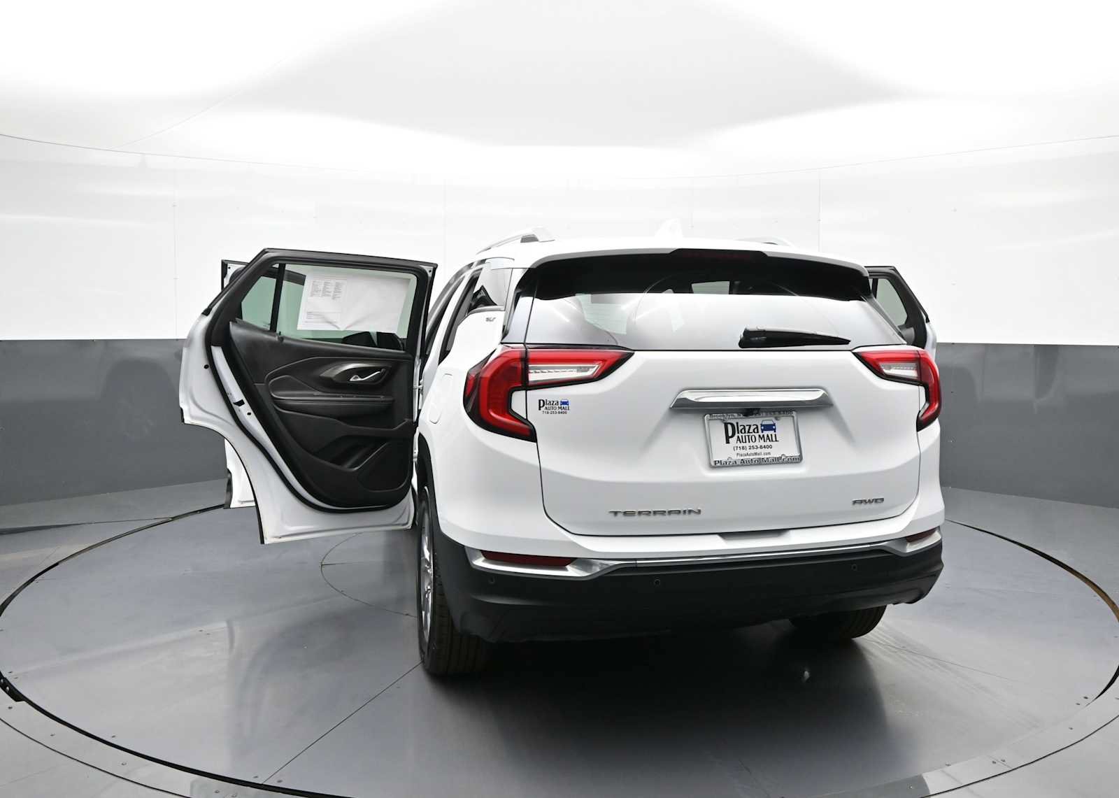 Used 2022 GMC Terrain SLT w/ Infotainment Package II AWD/4WD image 46