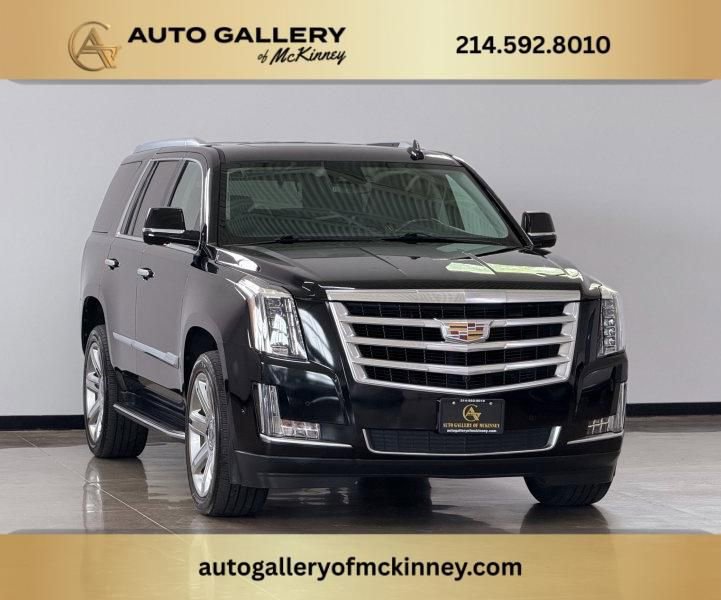 Used 2020 Cadillac Escalade Luxury RWD image 1