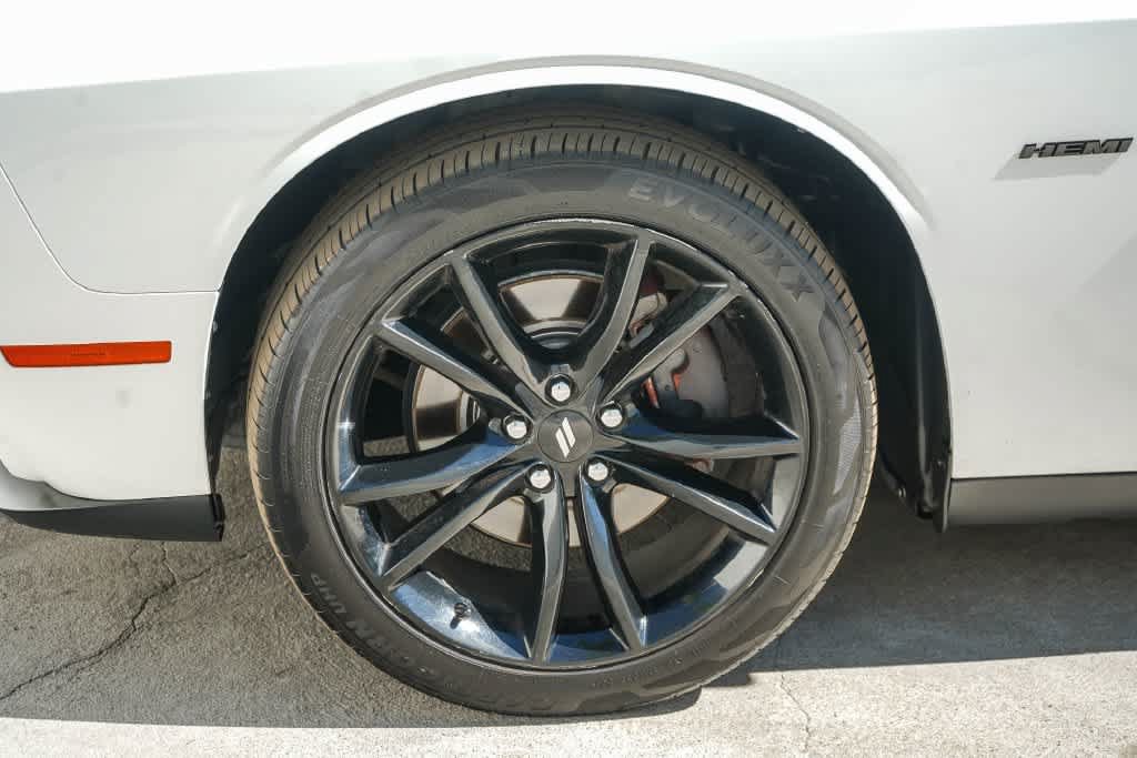Used 2016 Dodge Challenger R/T Plus RWD image 10