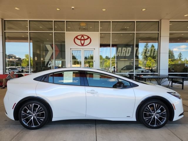 Certified 2024 Toyota Prius XLE AWD/4WD image 3