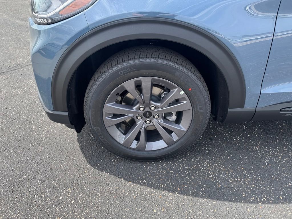 New 2026 Ford Explorer Active AWD/4WD image 9