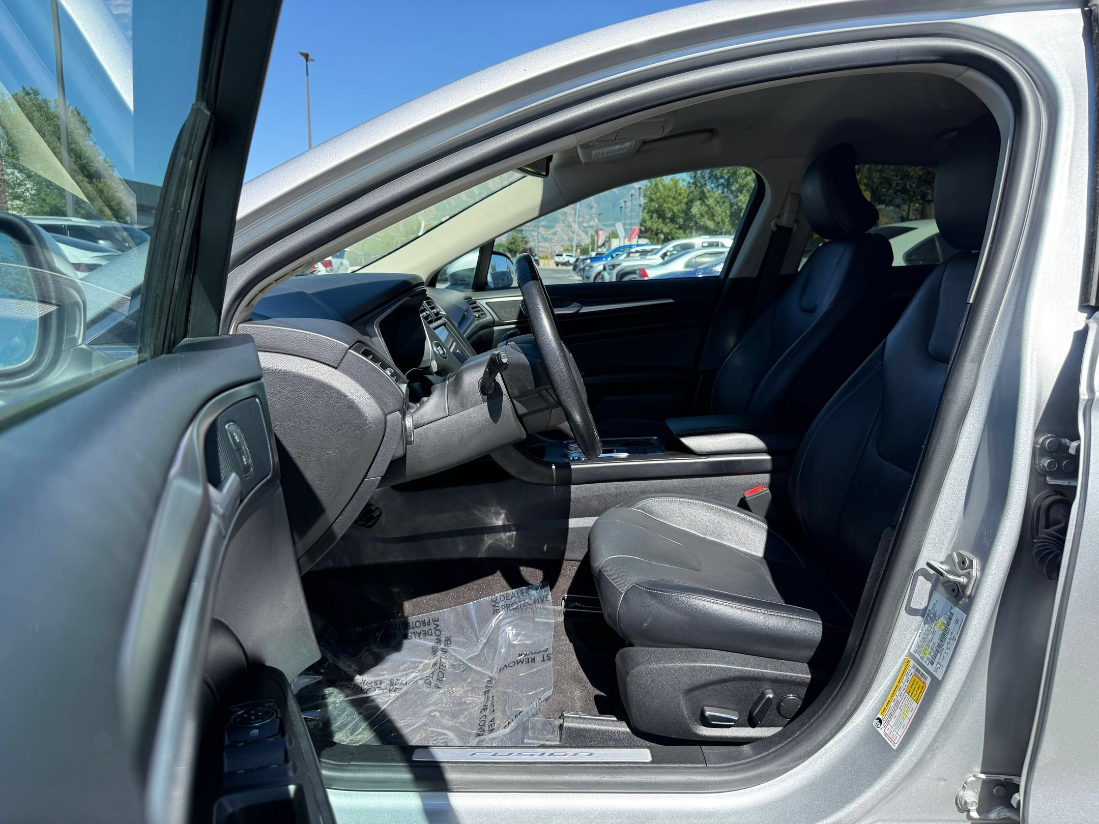 Used 2019 Ford Fusion Energi Titanium FWD image 12