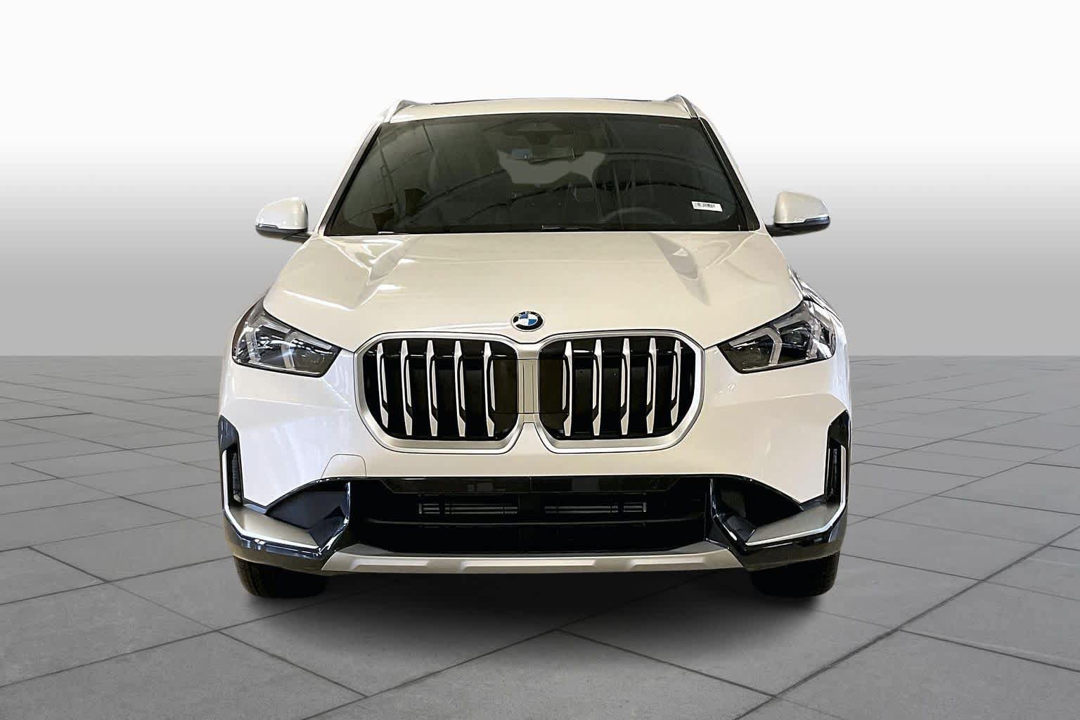 Used 2026 BMW X1 xDrive28i w/ Convenience Package AWD/4WD image 3