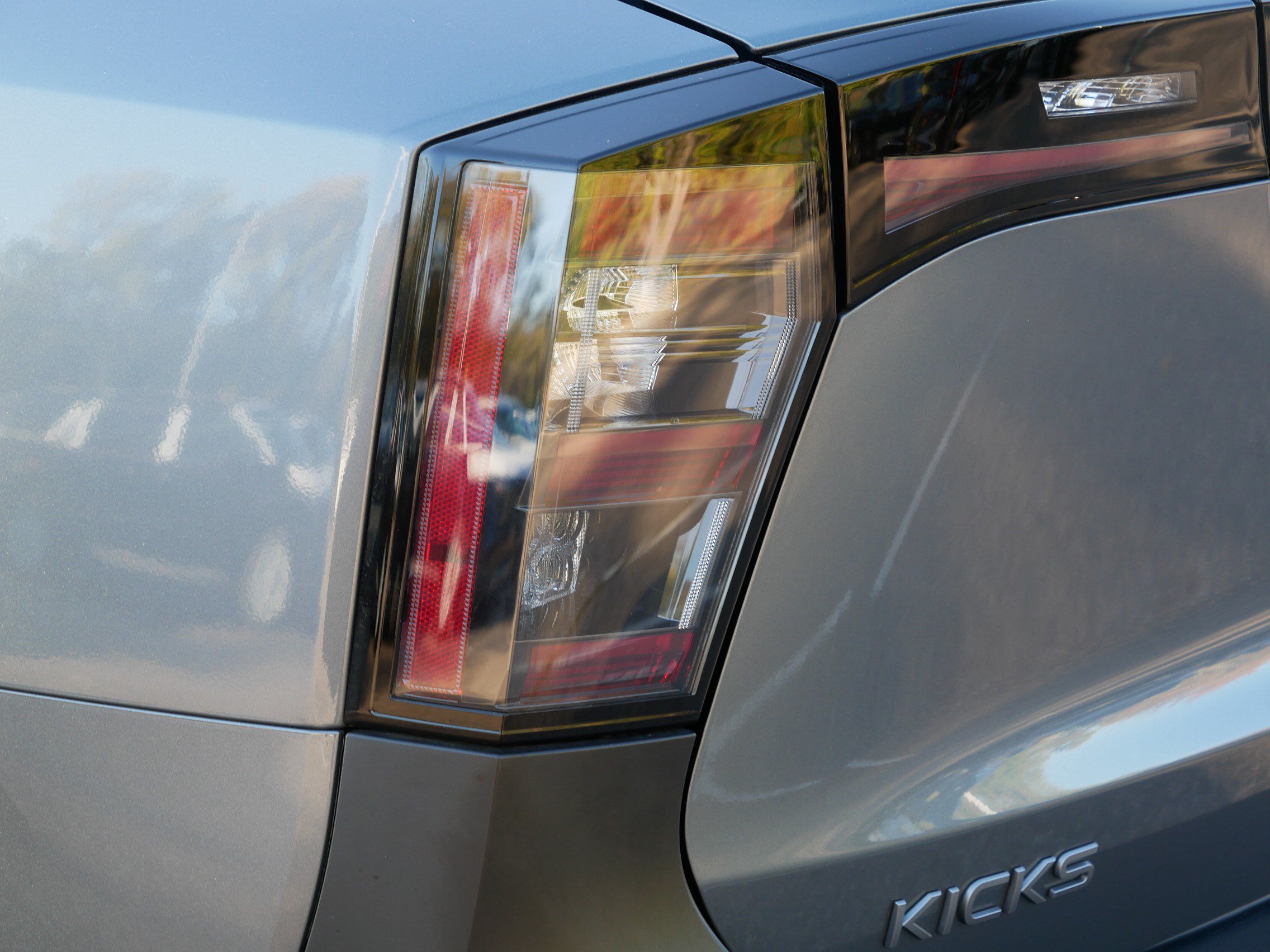 Certified 2025 Nissan Kicks SR AWD/4WD image 17