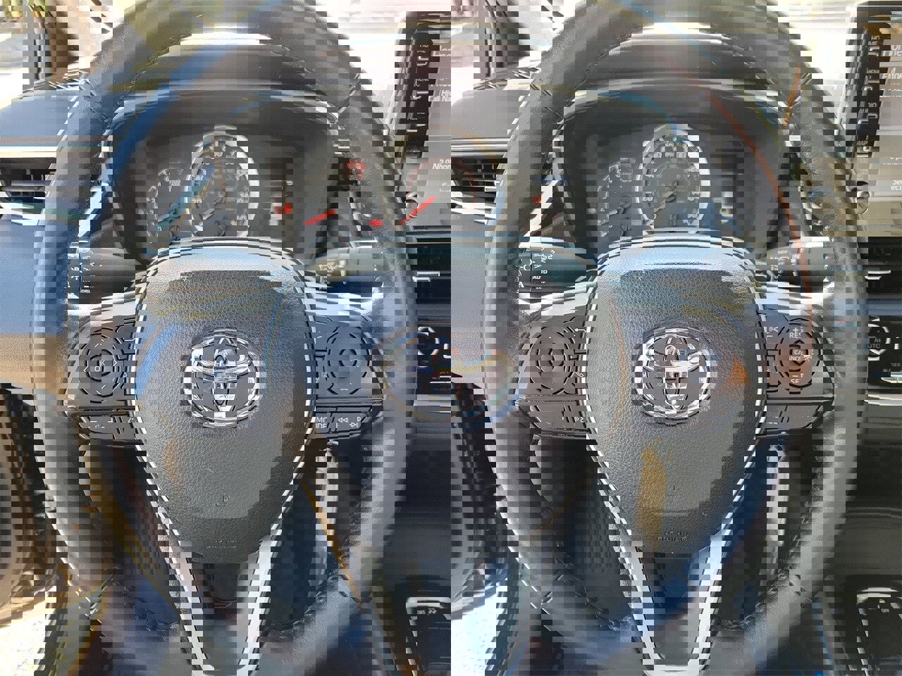 Used 2020 Toyota Corolla SE image 18