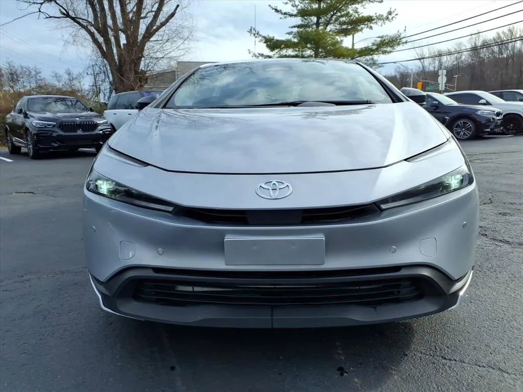 Used 2024 Toyota Prius LE image 8