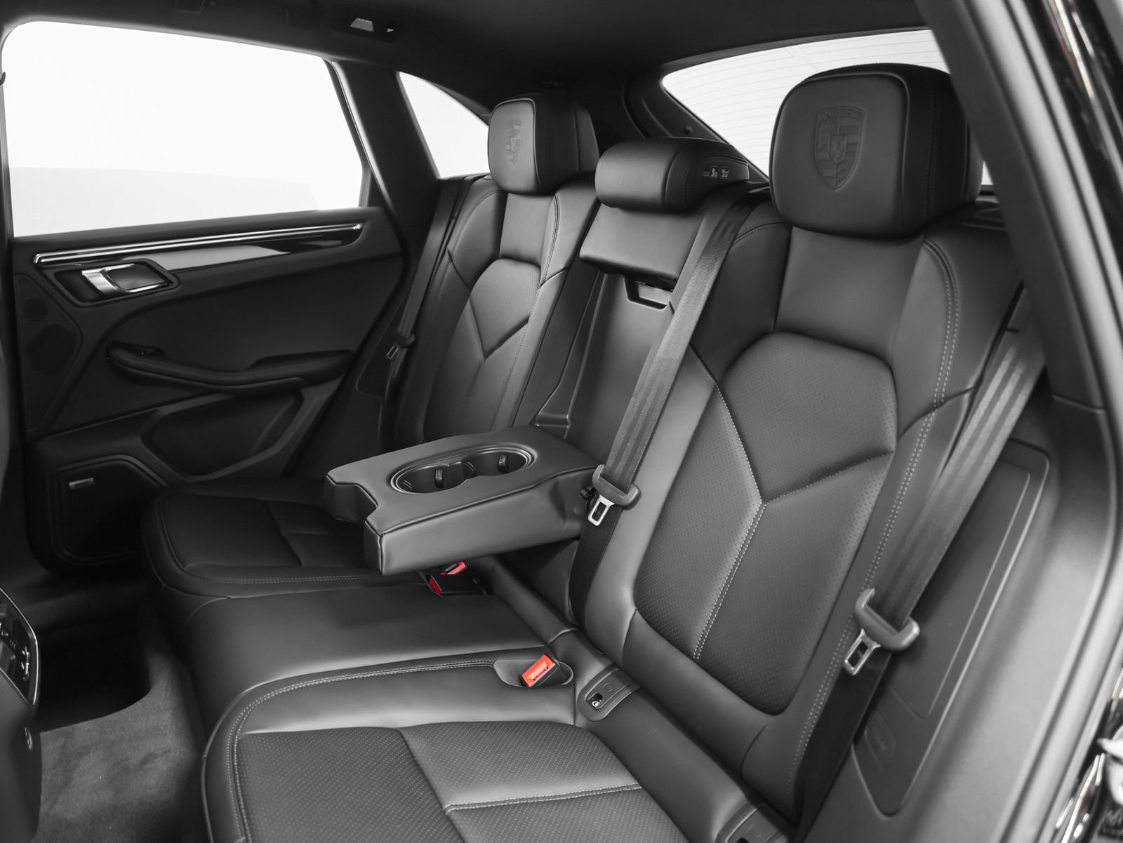 New 2026 Porsche Macan Turbo AWD/4WD image 47