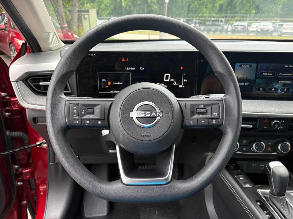 Used 2025 Nissan Kicks SV AWD/4WD image 15
