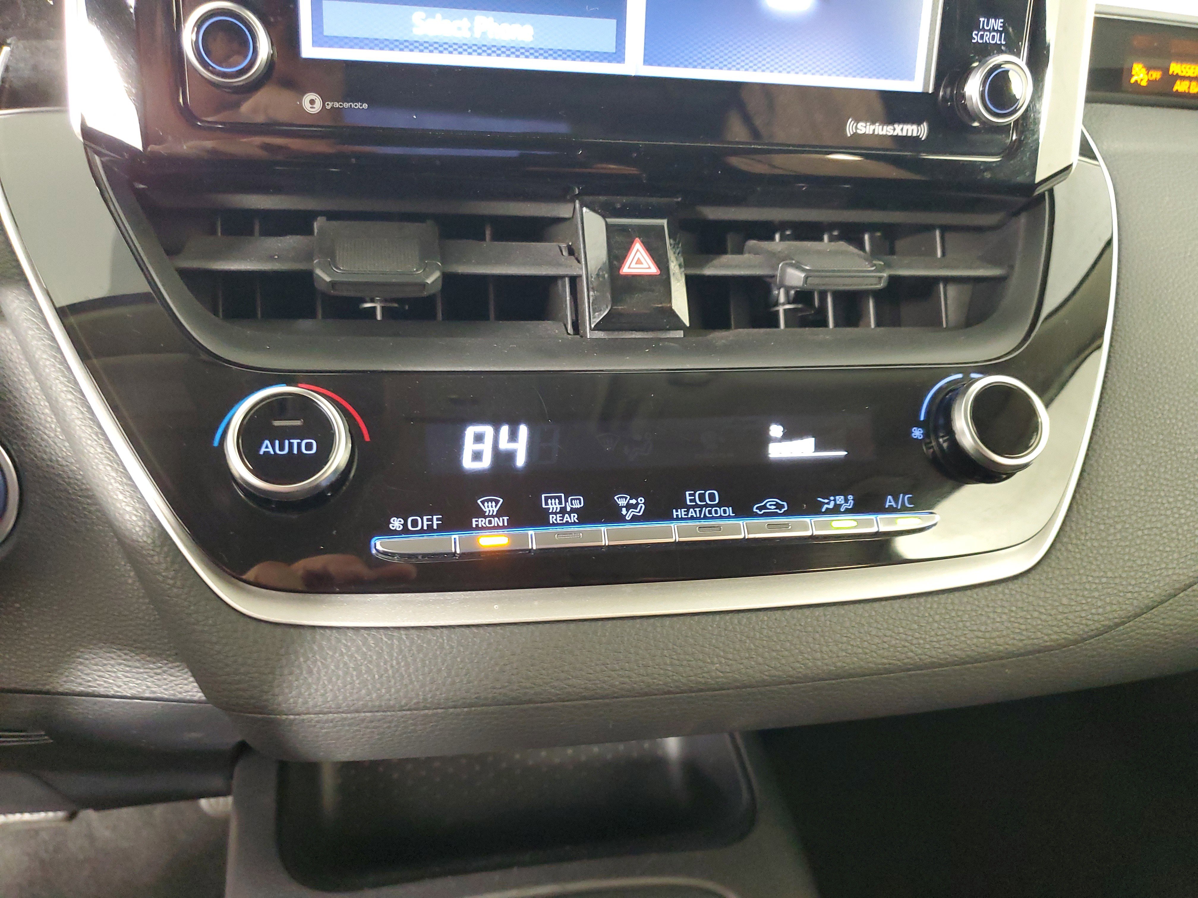 Used 2021 Toyota Corolla LE w/ Carpet Mat Package (TMS) image 19