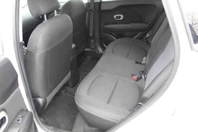 Used 2017 Kia Soul + image 14