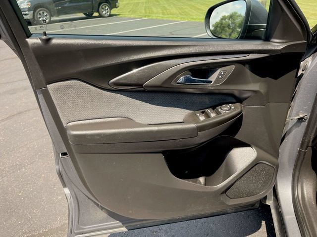 Used 2022 Chevrolet TrailBlazer LT w/ Convenience Package FWD image 21