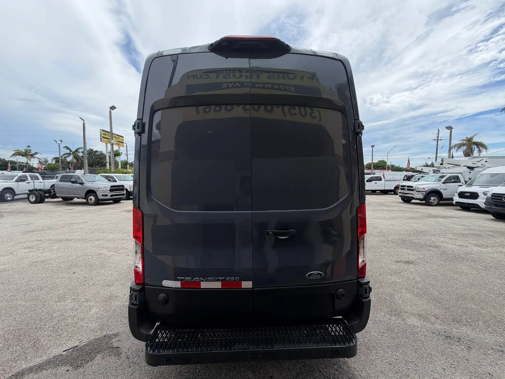 Used 2020 Ford Transit 250 148 High Roof Extended RWD image 4