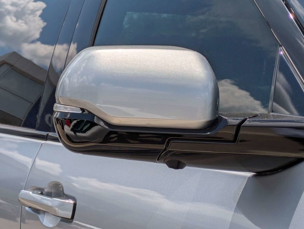 Used 2023 Toyota Tundra Platinum AWD/4WD image 12