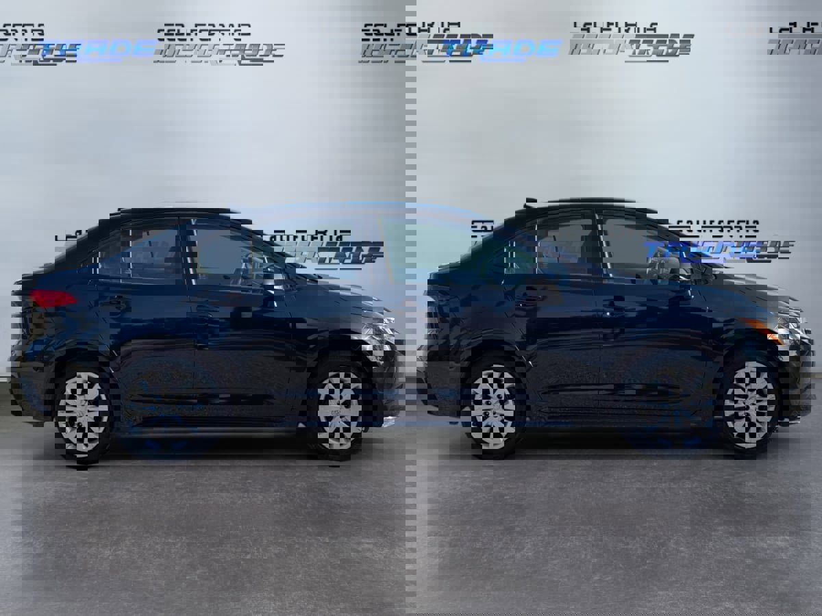 Used 2021 Toyota Corolla LE w/ Carpet Mat Package (TMS) image 4