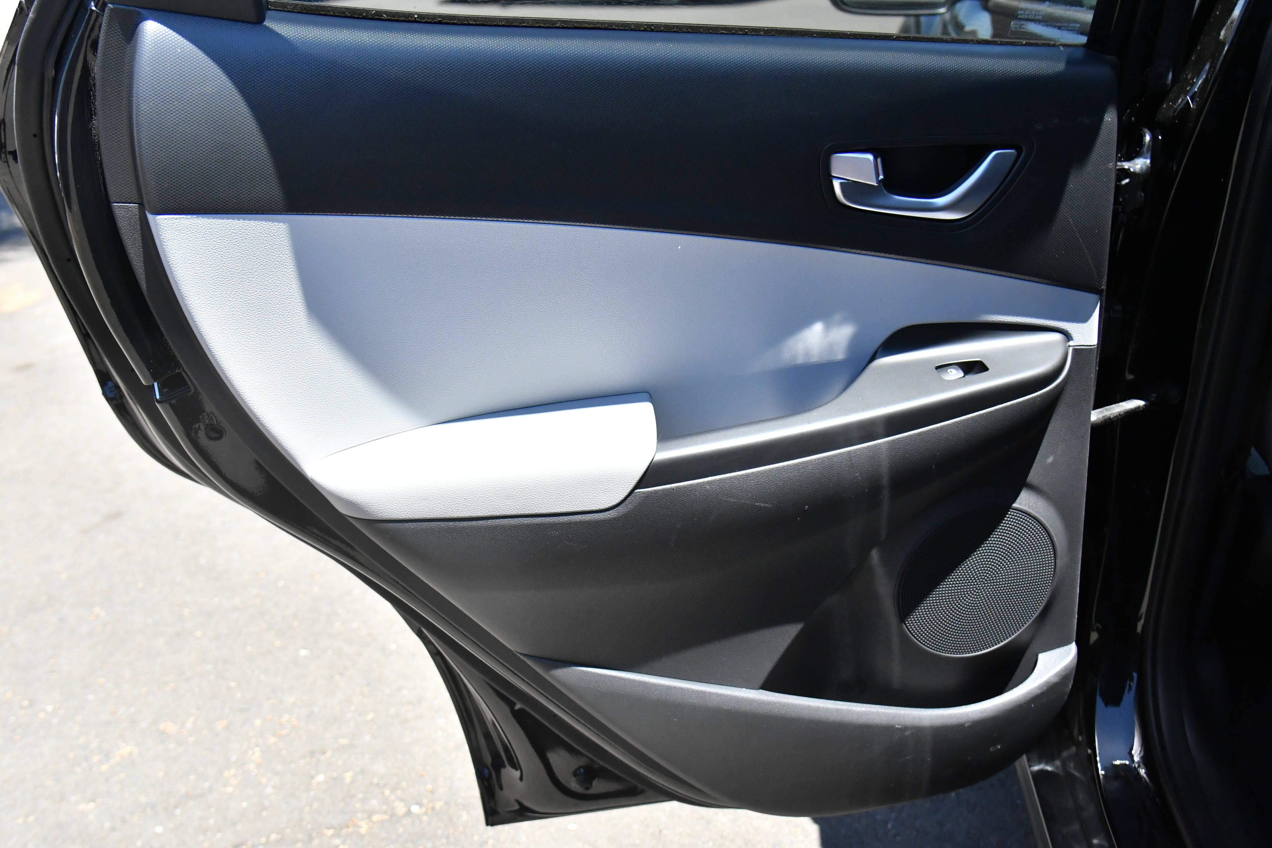 Used 2023 Hyundai Kona SE w/ Cargo Package FWD image 33
