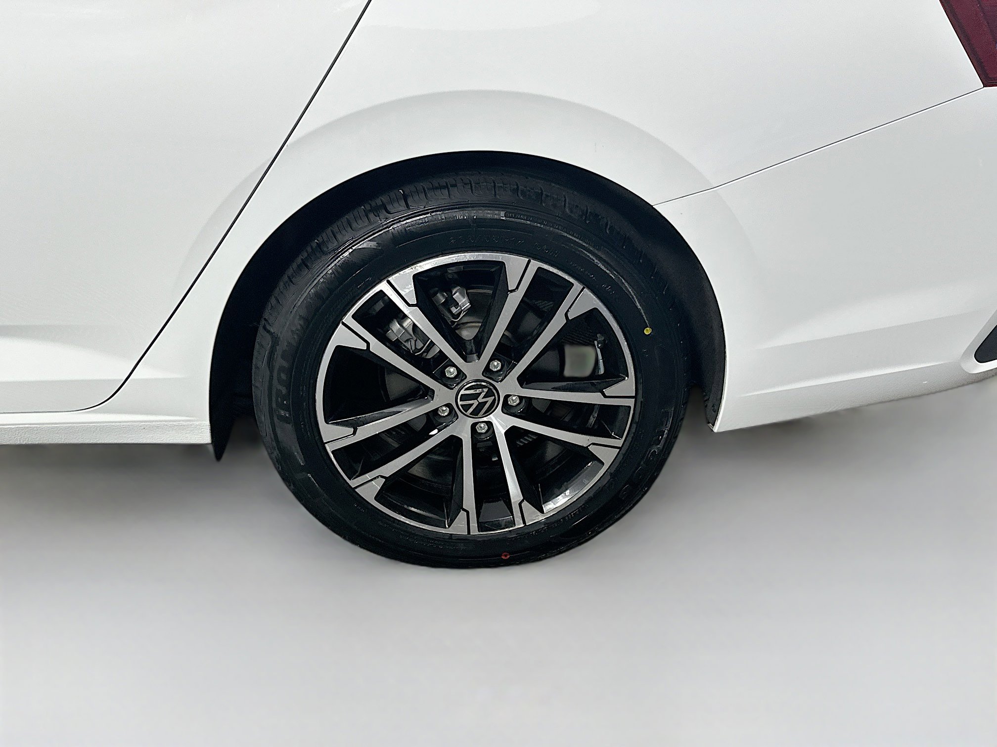 Used 2025 Volkswagen Jetta Sport image 11