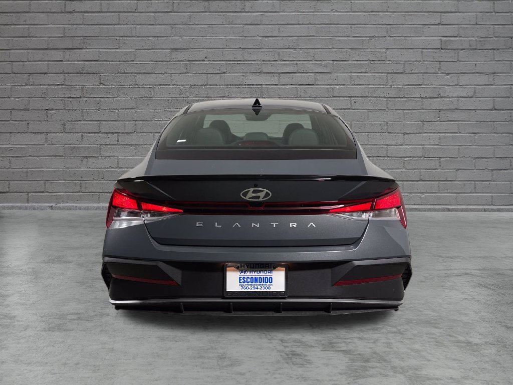 New 2026 Hyundai Elantra SEL Sport FWD image 4