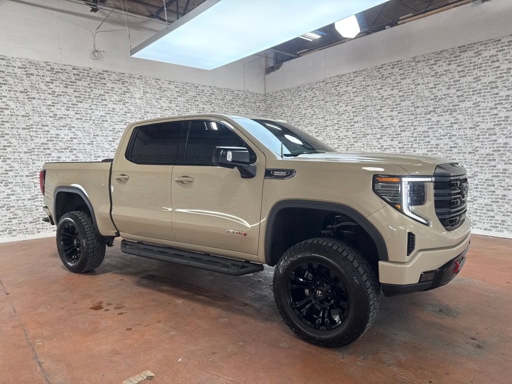 Used 2022 GMC Sierra 1500 AT4 w/ AT4 Preferred Package AWD/4WD image 1