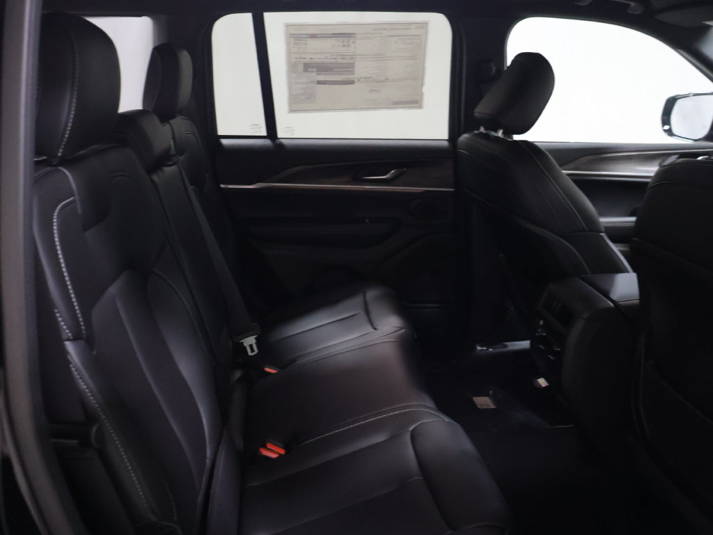 New 2027 Jeep Grand Cherokee Limited AWD/4WD image 14