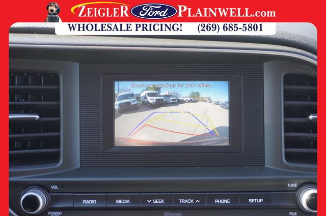 Used 2019 Hyundai Elantra SE image 18