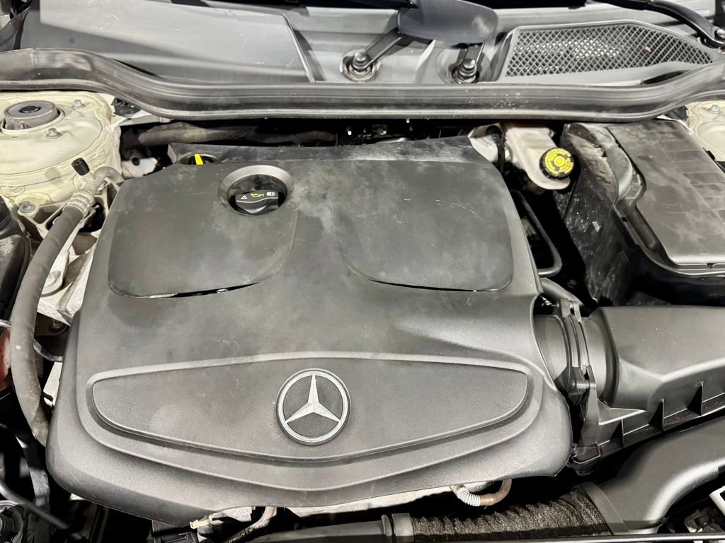 Used 2020 Mercedes-Benz GLA 250 4MATIC w/ Premium Package image 13