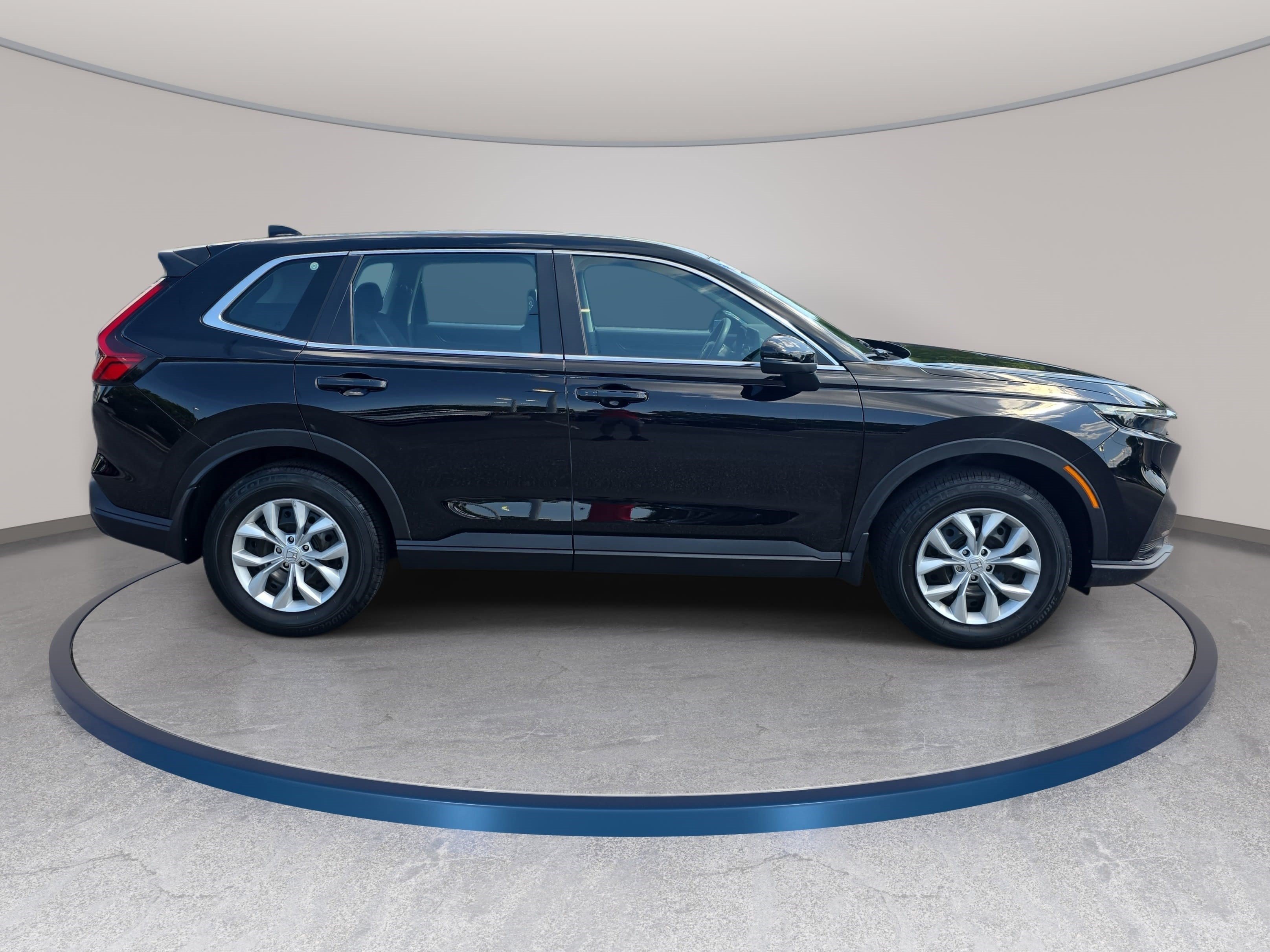 Used 2024 Honda CR-V LX image 4