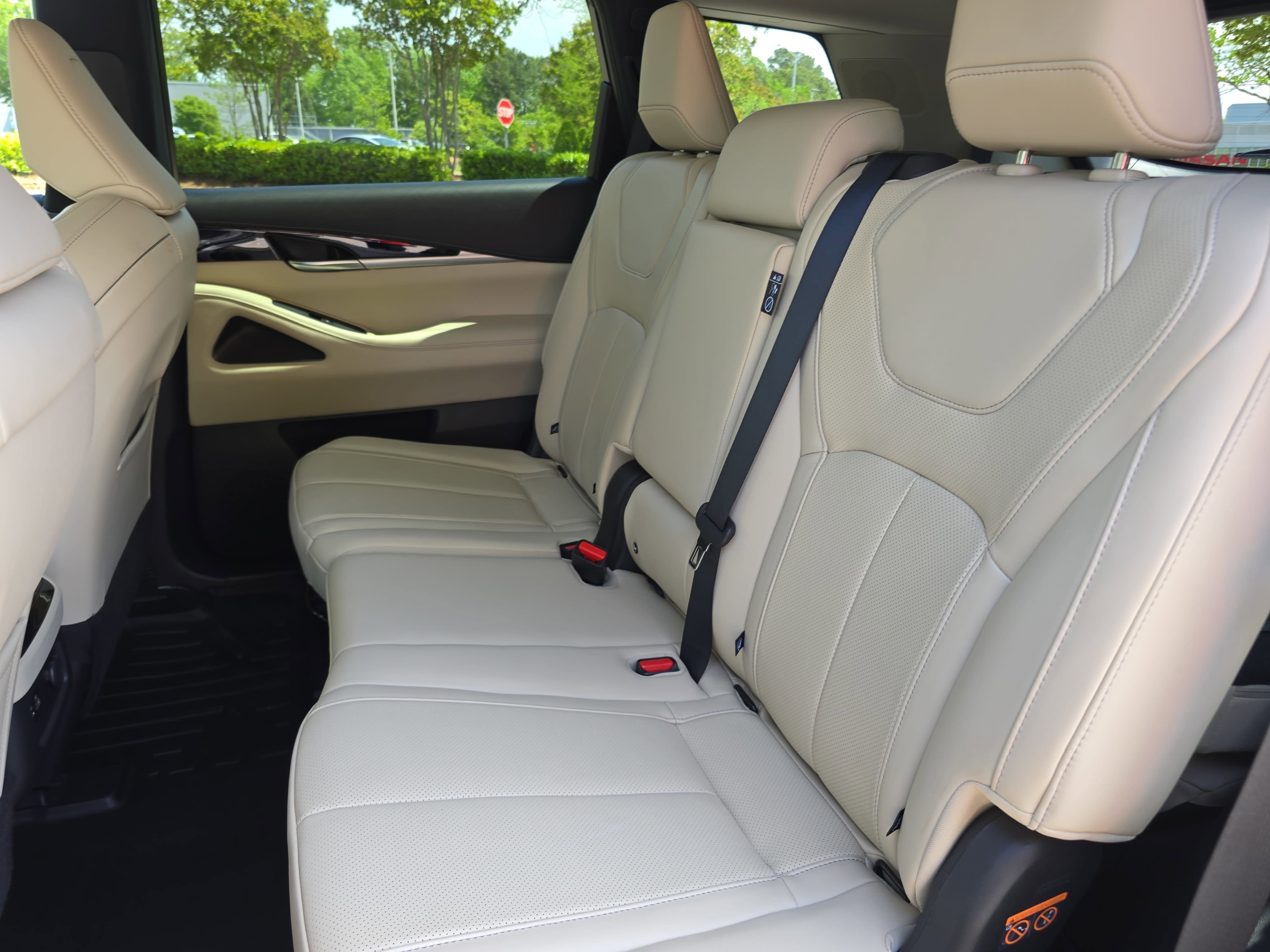 Used 2024 INFINITI QX60 Pure image 15