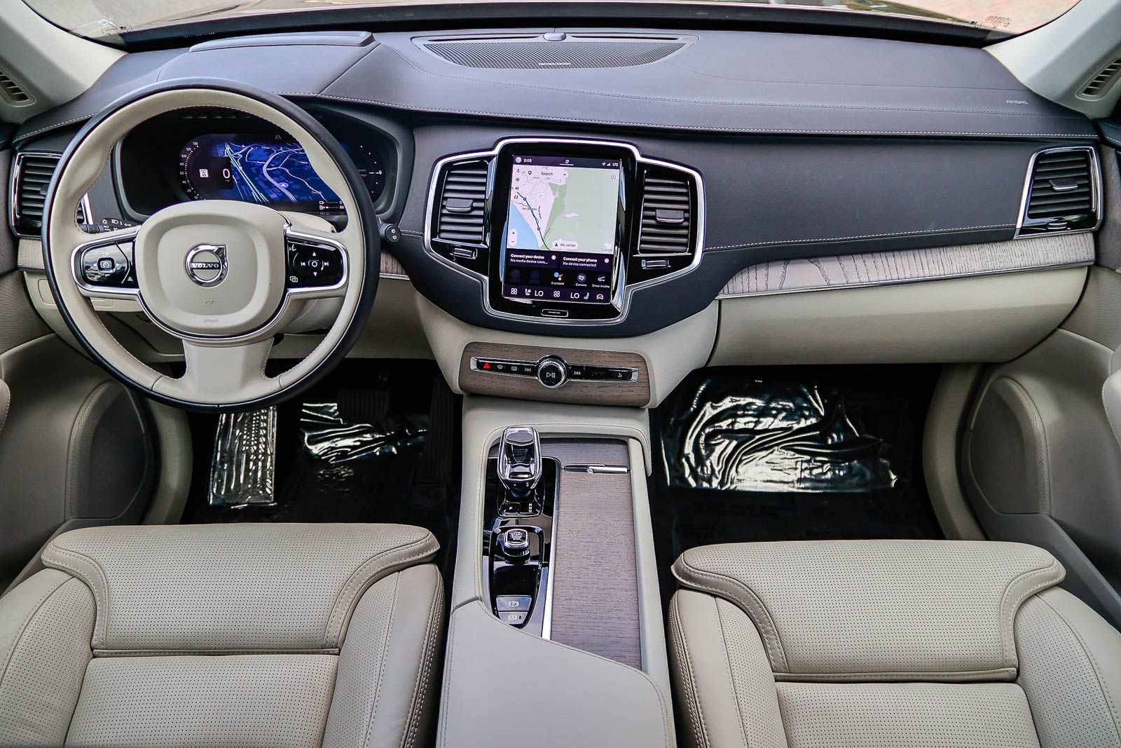 Used 2024 Volvo XC90 T8 Ultimate w/ Protection Package Premier image 14